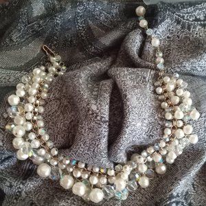 Woman's Crystal and Pearl Necklace / Unique